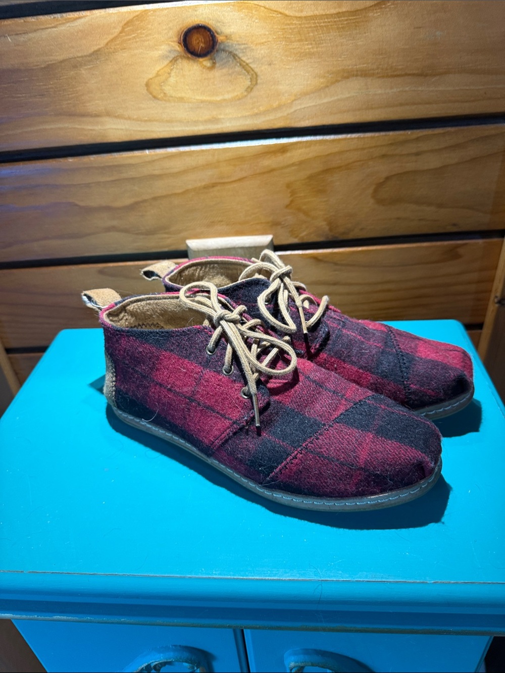 Tom’s Red Plaid Lace-Up Shoes